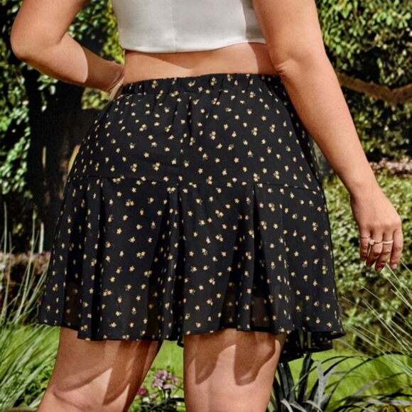 Ditsy Floral Black and Yellow Ruffle Hem Mini Skirt 2XL - Picture 3 of 11